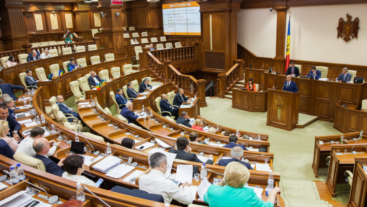 Noua structură a Guvernului, votată de Parlament (FOTO)