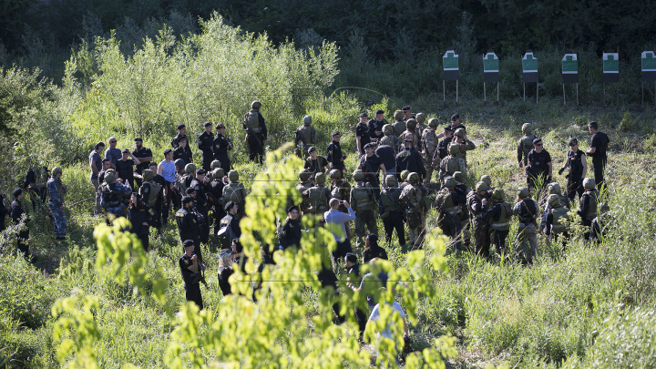 Demni de a purta bereta neagră. 42 de polițiști au susținut proba de licență (VIDEO/FOTOREPORT) 