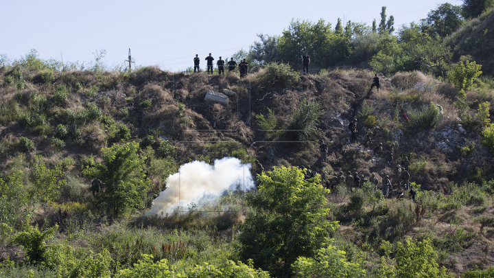 Demni de a purta bereta neagră. 42 de polițiști au susținut proba de licență (VIDEO/FOTOREPORT) 