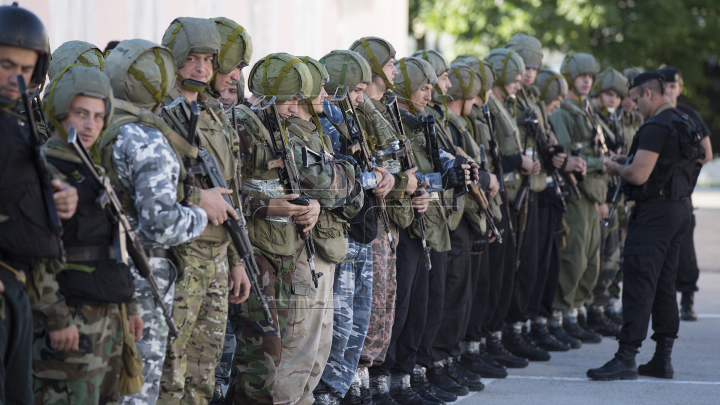 Demni de a purta bereta neagră. 42 de polițiști au susținut proba de licență (VIDEO/FOTOREPORT)