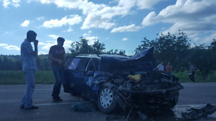 Accident grav pe șoseaua Balcani. Două mașini s-au tamponat violent