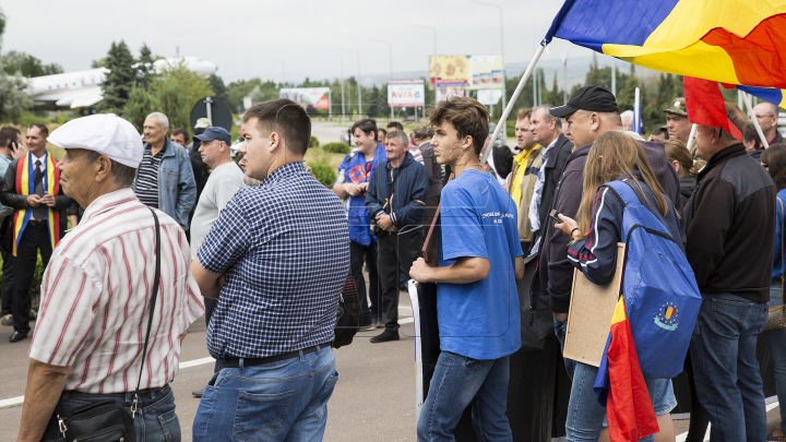 Vizita lui Rogozin la Chișinău, întâmpinată cu proteste: să vină în Moldova nu ca pe teritoriul lor 