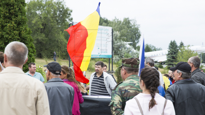 Vizita lui Rogozin la Chișinău, întâmpinată cu proteste: să vină în Moldova nu ca pe teritoriul lor 