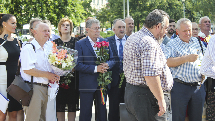  Victimele celui mai mare val de deportări au fost comemorate în scuarul Gării