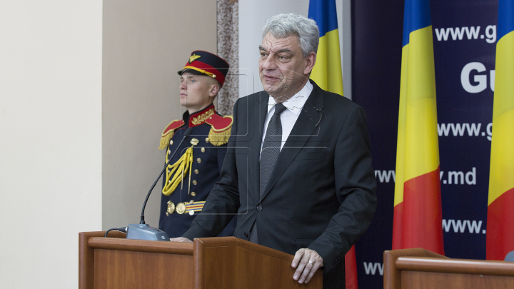 Premierul Mihai Tudose, întâmpinat cu aplauze în plenul Parlamentului (VIDEO)