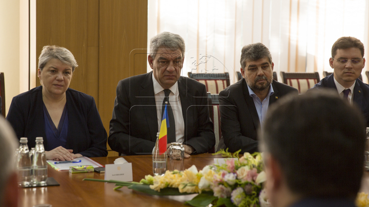 Întâlnirea premierului Filip cu omologul său Mihai Tudose: Moldova şi România au relaţii de suflet (FOTO)