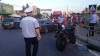 Atac cu ghinion! Trei romi au vrut să bată măr un motociclist, însă acesta s-a dovedit a fi luptător K1 (VIDEO)