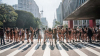 Trafic paralizat în Sao Paolo. 27 de tinere au defilat pe străzi în costume de baie (FOTO)