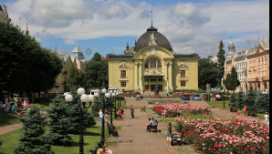 Vedetele de la Hollywood s-au plimbat pe străzile din Cernăuți