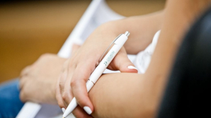 Burse lunare pentru elevii sârguincioși din partea Fundaţiei "Edelweiss". Cum poți deveni beneficiar