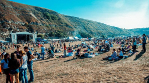 Distracţie şi voie bună! La Orheiul Vechi se desfăşoară cel mai mare festival de muzică al anului Gustar