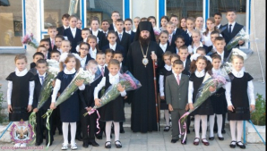 Fără PREOȚI la careurile școlare: Activiştii suţin că învăţământul trebuie să fie separat de biserică şi religie