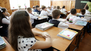 Cinci comisii vor începe de azi verificări în toate şcolile din Capitală