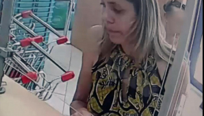 A primit mai mulți bani la schimbul valutar, iar acum e căutată de poliție. Ce a făcut o femeie din Ciocana (VIDEO)