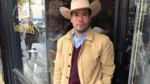 Un actor american a fost înjunghiat mortal în fața soției sale în timp ce se plimbau 