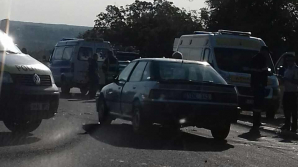 ACCIDENT GRAV pe traseul Chişinău - Hânceşti. Mai mulţi răniţi după ce trei maşini s-au ciocnit (FOTO)