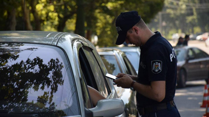 Verificări în trafic efectuate de ofițerii Inspectoratului Național de Patrulare. Câți șoferi au fost sanționați de către polițiști