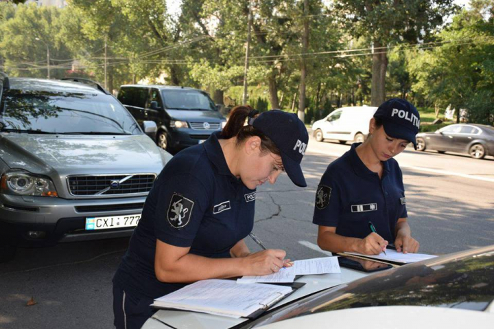 Verificări în trafic efectuate de ofițerii Inspectoratului Național de Patrulare. Câți șoferi au fost sanționați de către polițiști