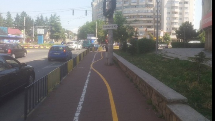 Piste de biciclete trasate parcă pentru beţivi (FOTO)