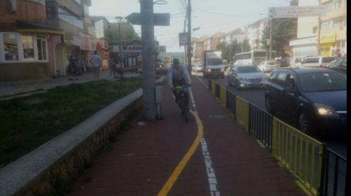 Piste de biciclete trasate parcă pentru beţivi (FOTO)