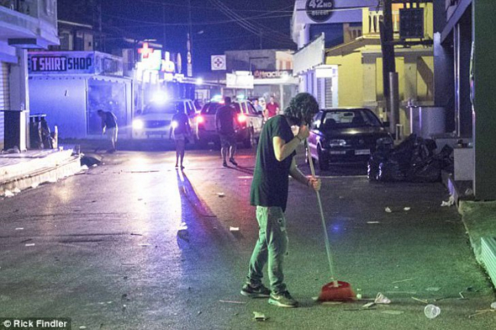 Corfu, destinația cu cea mai proastă reputație. Vezi cele mai penibile imagini cu bețivi și vagaboande (FOTO)