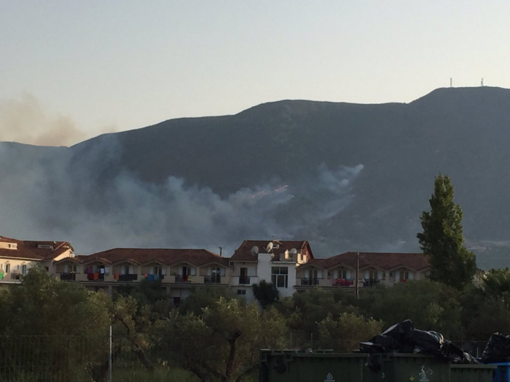 Stare de urgenţă pe insula Zakynthos. Incendiile de proporţii continuă