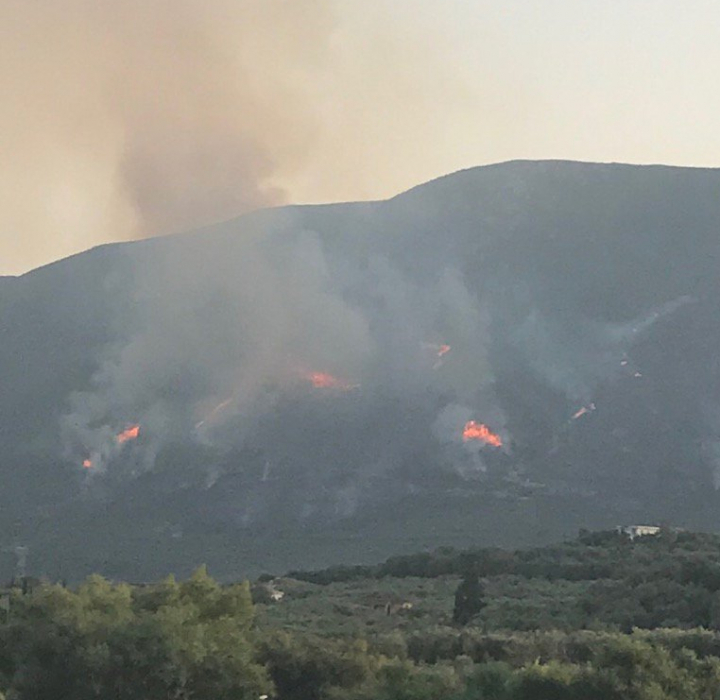 Stare de urgenţă pe insula Zakynthos. Incendiile de proporţii continuă