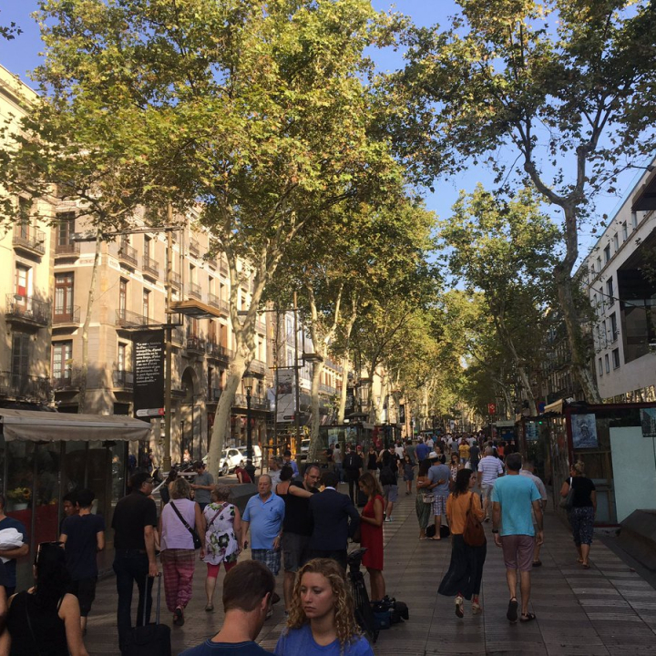 Bulevardul La Rambla din Barcelona, redeschis după sângerosul antentat de ieri (FOTO/VIDEO)