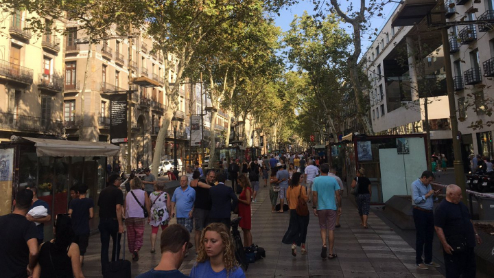 Bulevardul La Rambla din Barcelona, redeschis după sângerosul antentat de ieri (FOTO/VIDEO)