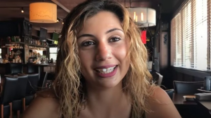 O chelneriță a primit alături de nota de plată un plic. Ce se afla înăuntru a lăsat-o fără cuvinte (FOTO/VIDEO)