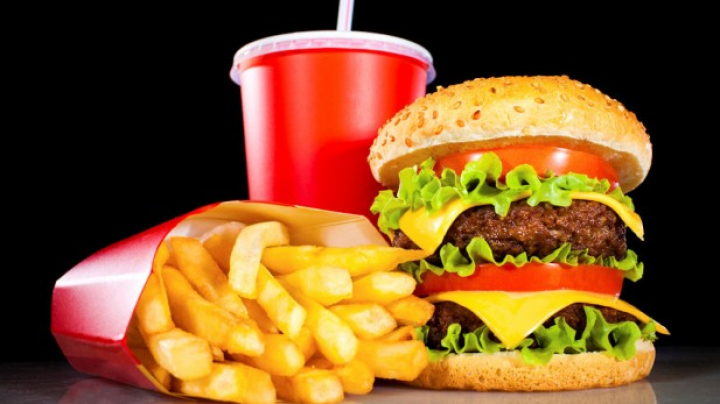 Mănânci la restaurantele fast-food? Află ce trucuri folosesc pentru a atrage clienții