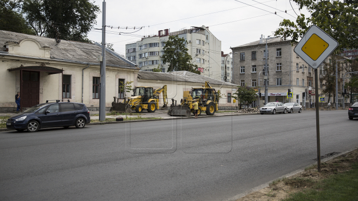 ZECE ZILE până când bulevardul principal al țării va fi gata. Ștefan cel Mare arată de parcă lucrările nici nu ar fi început (FOTOREPORT)