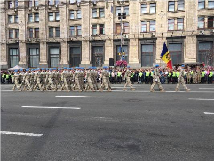 Militarii Armatei Naţionale a Moldovei au defilat la Kiev cu ocazia Zilei Independenţei Ucrainei (VIDEO/FOTO)