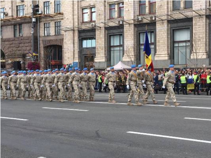 Militarii Armatei Naţionale a Moldovei au defilat la Kiev cu ocazia Zilei Independenţei Ucrainei (VIDEO/FOTO)