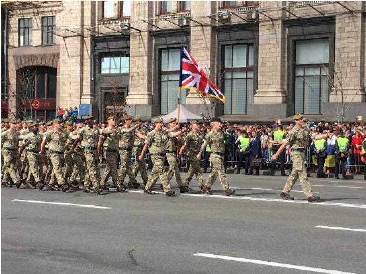 Militarii Armatei Naţionale a Moldovei au defilat la Kiev cu ocazia Zilei Independenţei Ucrainei (VIDEO/FOTO)