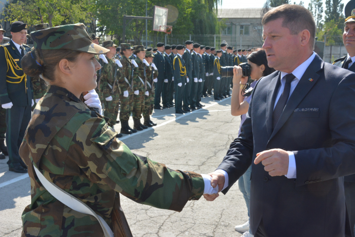 55 de studenți au depus jurământul la Academia Militară a Forțelor Armate "Alexandru cel Bun" (FOTO)