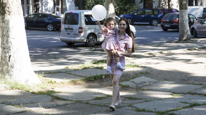 Zeci de mămici împreună cu picii lor au participat astăzi la Marșul Alăptării (FOTOREPORT)