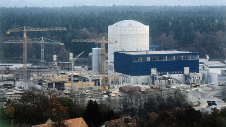 Cea mai veche centrală nucleară elveţiană din lume a fost repornită