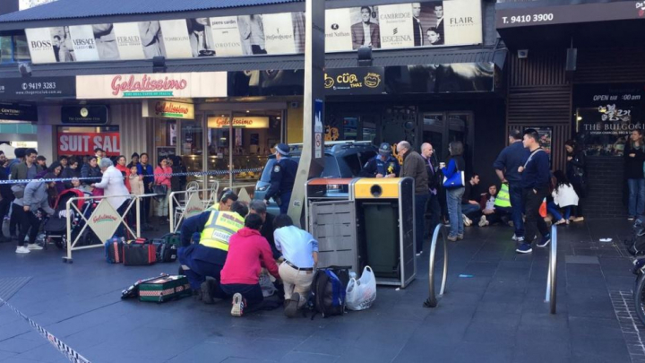 Panică la Sydney! Cel puțin cinci răniți, inclusiv un bebeluș, după ce o mașină a intrat în mulţime