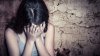 O adolescentă de 14 de ani a fost violată de 40 de bărbaţi timp de 8 luni