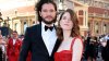 DRAGOSTEA S-A ÎNFIRIPAT PE PLATOUL DE FILMARE. Kit Harington şi Rose Leslie se căsătoresc