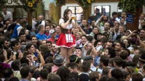 Oktoberfest 2017: Festivalul berii a început la Munchen, cu 600.000 de participanți