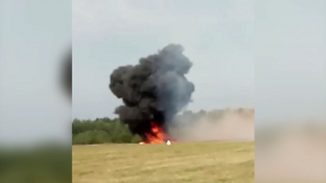 Doi piloţi au murit după ce avionul pe care îl pilotau s-a prăbuşit în timpul unui show aviatic (VIDEO)