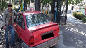 Un tânăr din Stăuceni, reţinut după ce a furat un automobil (VIDEO)  