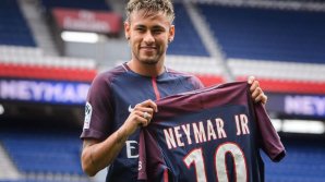 Nebunia transferului lui Neymar Junior la Paris Saint Germain continuă. PSG a vândut 120 mii de tricouri ale  atacantului 