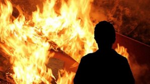 Un bărbat a fost reținut după ce a incendiat în mod intenționat casa fostei sale concubine