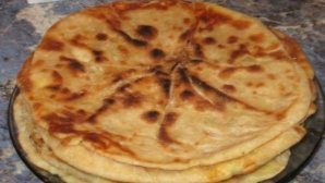 Cea mai uriașă plăcintă cu sfeclă şi mac a fost preparată la festivalul "Regina Dulce"