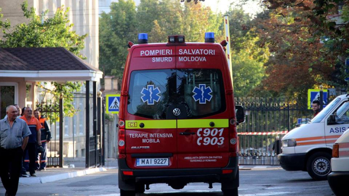 Intervenție SMURD la Chişinău. Un bărbat a fost transportat cu o ambulanţă de la un spital din Oradea (FOTO/VIDEO)