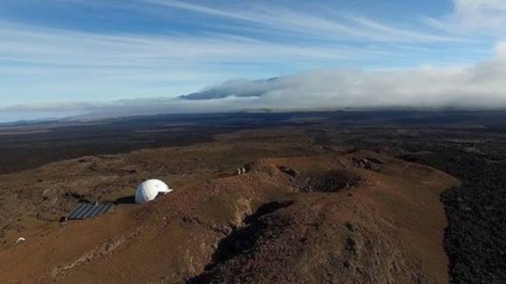 INCREDIBIL! Opt persoane au trăit timp de opt luni pe un vulcan, izolaţi total. NASA acum desfăşoară experimente pe ei 