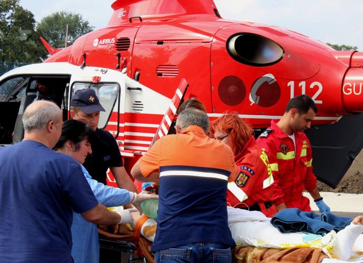 Motociclistul minor, adus cu SMURD-ul la Chişinău. Băiatul a suferit un grav accident rutier (FOTO)